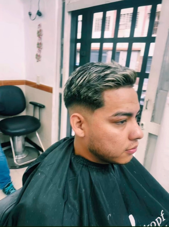 Retoque rubio platinado